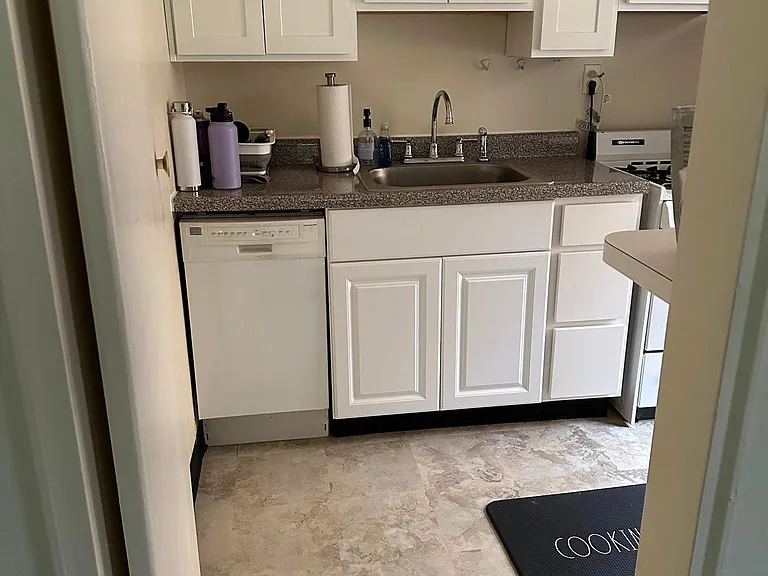 5930 Walnut St #C1 — Photo 13