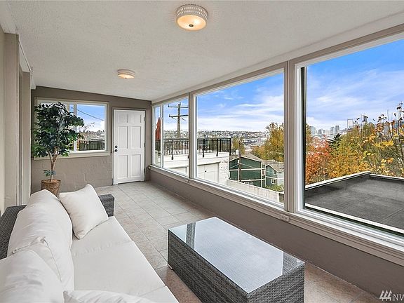 5th image of 1902 Bigelow Ave N APT 101