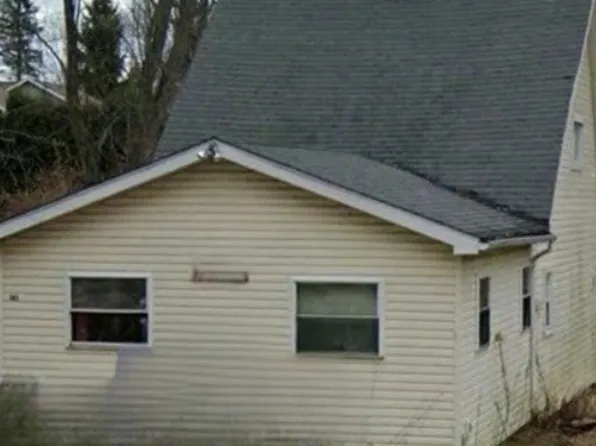 383 Walbridge Rd, Erie, PA 16511