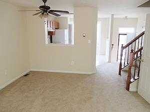 livingroom-kitchen combo