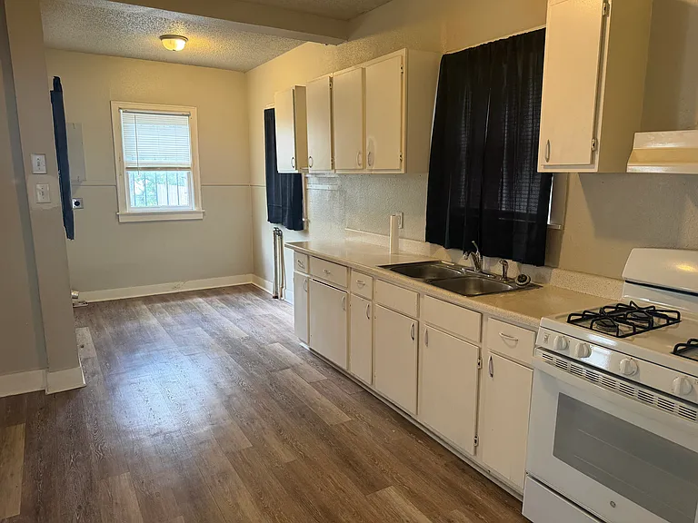 508 Kayton Ave — Photo 4