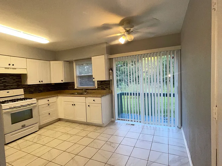 2515 Hermon Ave — Photo 5