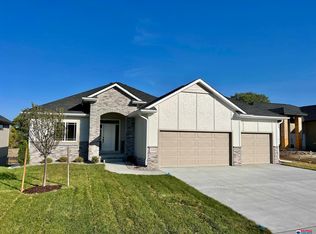 2210 S 89th St, Lincoln, NE 68520