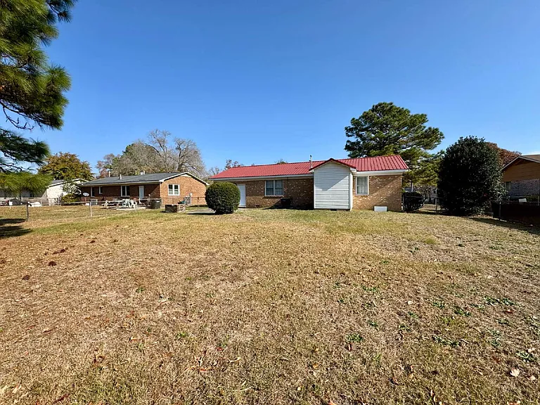 1222 Kienast Dr — Photo 17