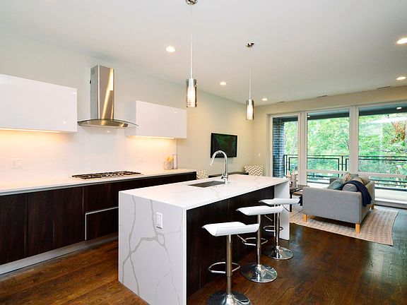 4th image of 5236 N Kenmore Ave #2S