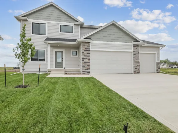 135 NW Ashley Ct, Waukee, IA 50263