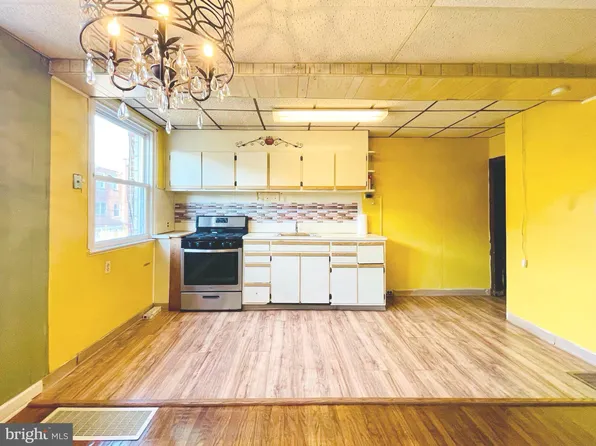 6630 Cottage St, Philadelphia, PA 19135