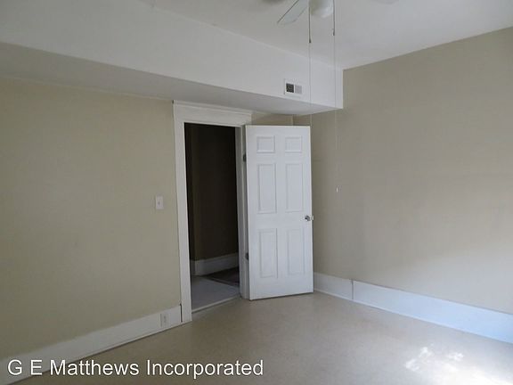 4th image of 1654 W Washington St