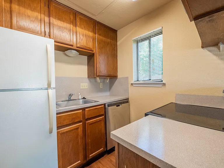 601 Nelray Blvd #10 — Photo 6