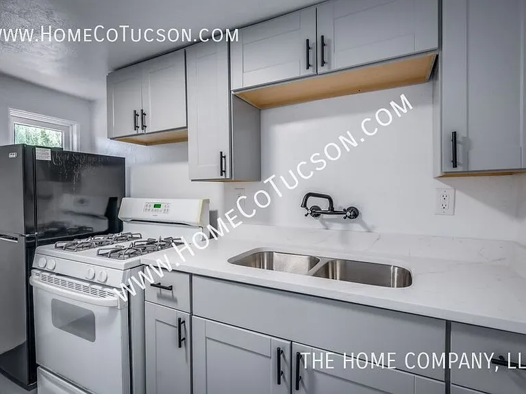 940 E Florita St — Photo 28