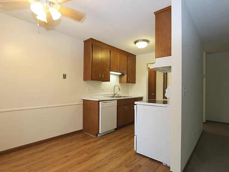 Apache Manor Apartments — Photo 17