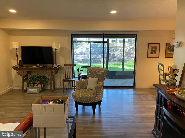 6 Longstream Ct #T2 — Photo 24