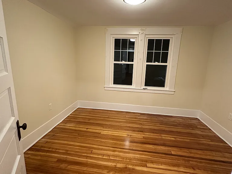 452 Whittier Ave — Photo 8