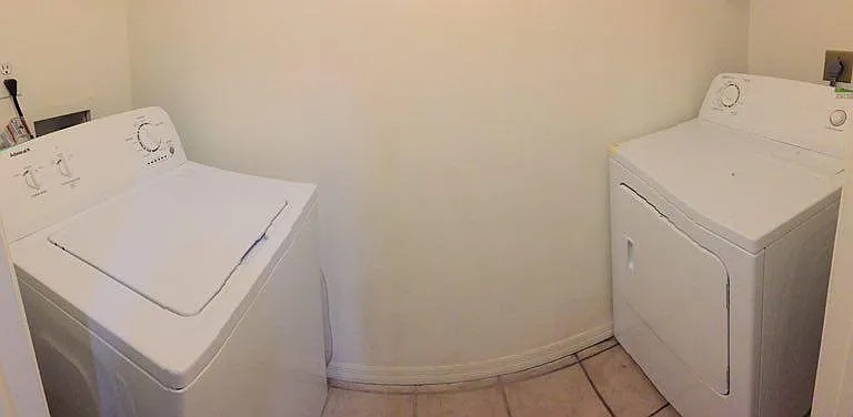 4700 SW Archer Rd #D-30 — Photo 12