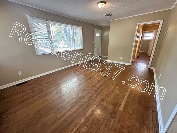 4th image of 837 Williams St