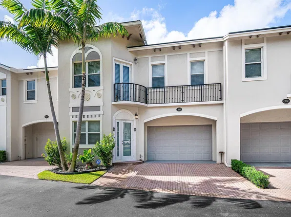 1860 Highland Grove Dr, Delray Beach, FL 33445