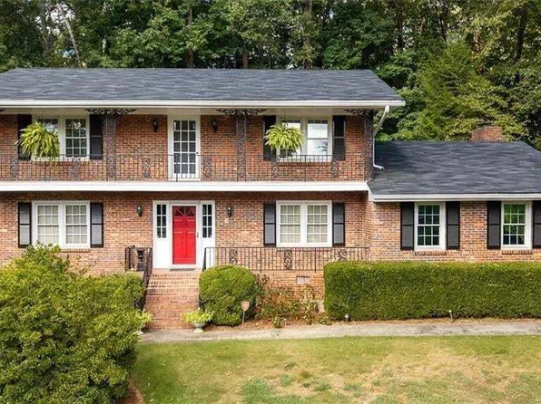2206 Deer Ridge Dr, Stone Mountain, GA 30087