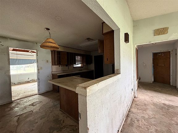 3rd image of 1490 County Road 44550