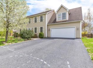 7 Greenacre Ln, East Longmeadow, MA 01028