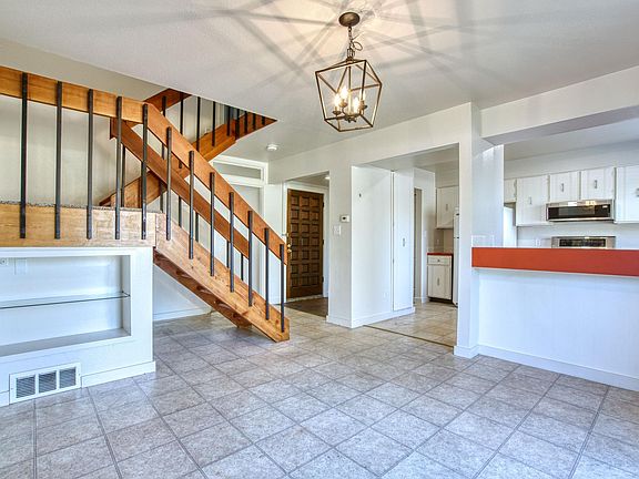 4th image of 1925 Waters Edge St Unit B