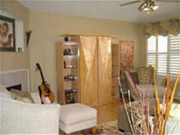 3rd image of 2408 Hampton Dr