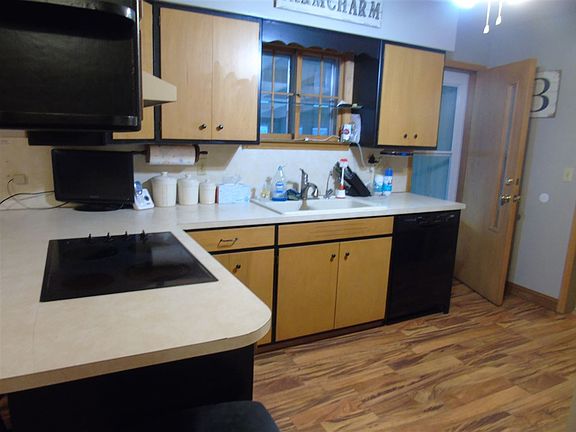 3rd image of 1187 D St