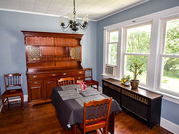 5th image of 23 Marlborough Ct