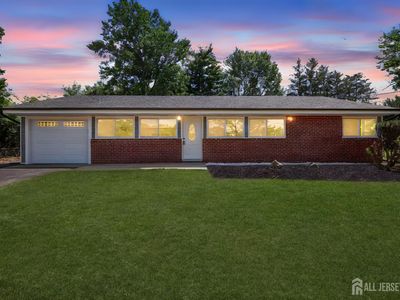 12 Dillon Rd, Kendall Park, NJ, 08824