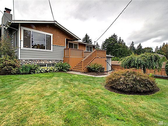 2nd image of 12209 NE 106th St