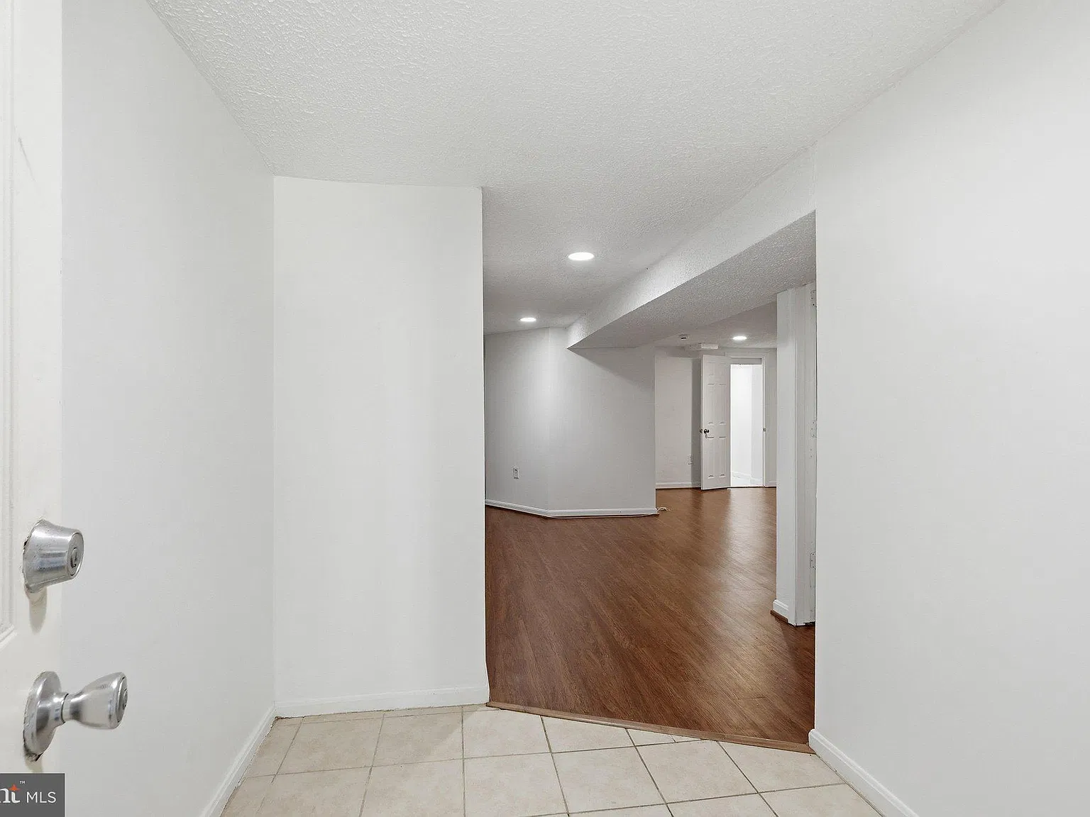 1 bed, 1.0 bath, 2096 sqft, $1,800 — Photo 4