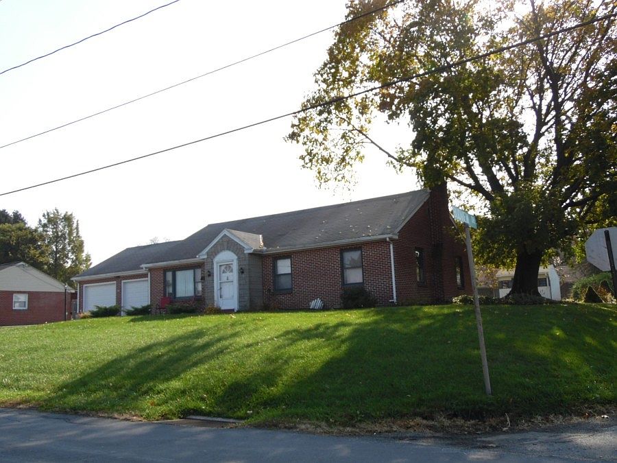 2nd image of 20 W Penn Grant Rd