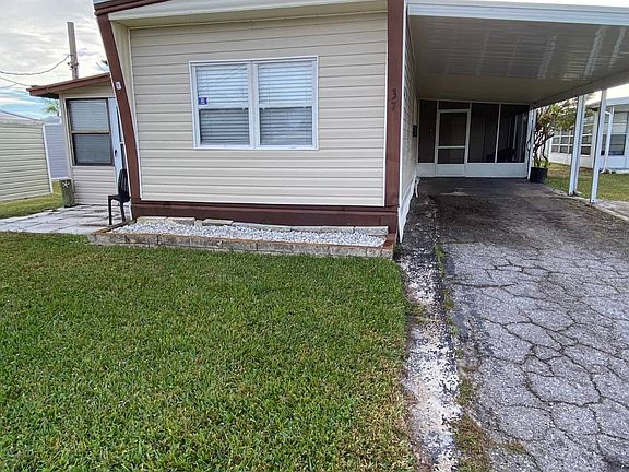 3rd image of 1310 Quarterdeck Ln #37
