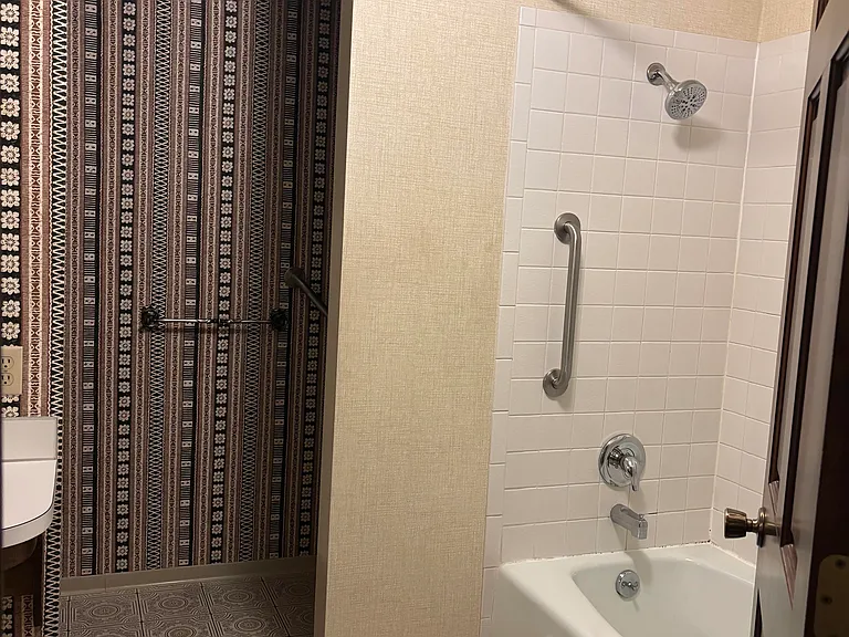 750 N Locust St — Photo 16