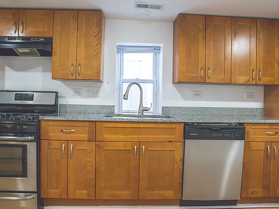 4th image of 2945 N Ashland Ave #1