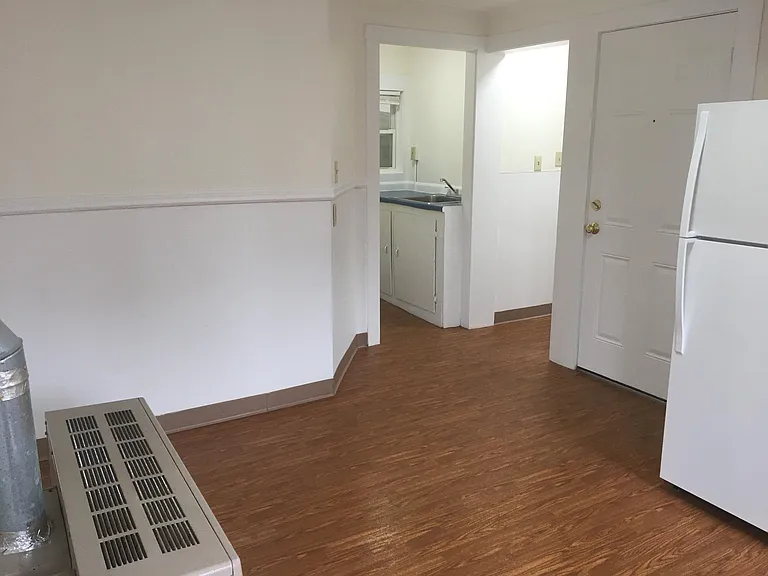 82 3rd St #2E — Photo 10
