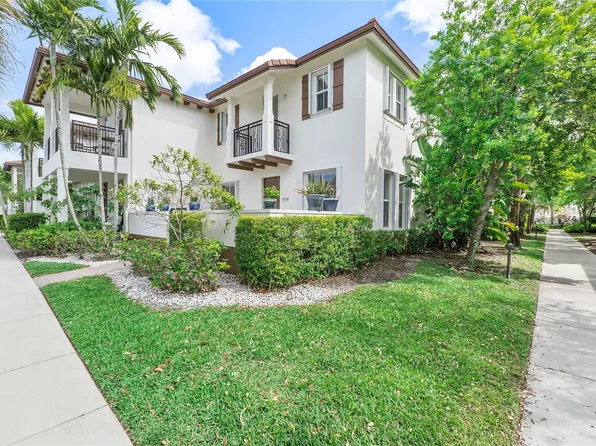 4724 N Acadian Trail, Coconut Creek, FL 33073
