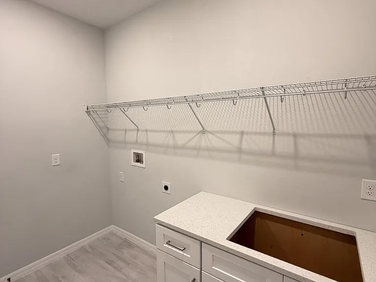 1352 Arklow Cir — Photo 31