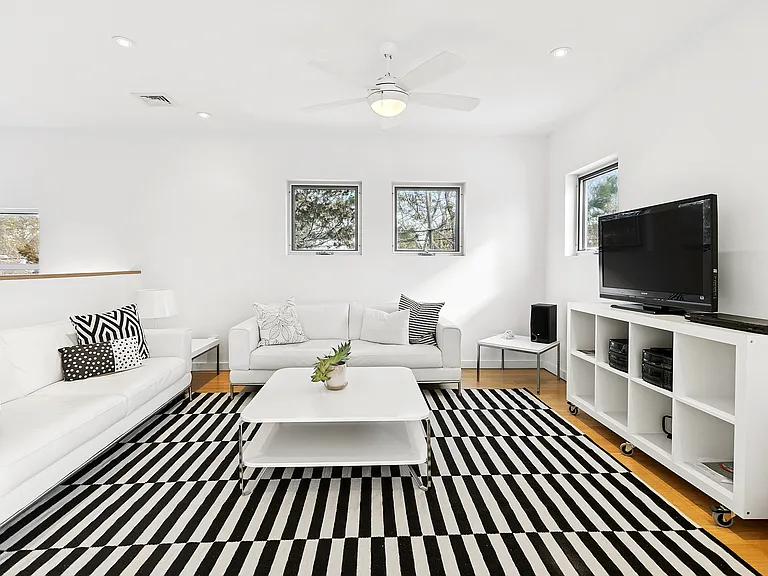 54 Gardiner Dr — Photo 17