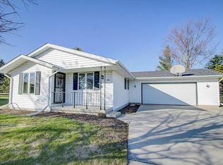 505 Lake Ct, Cascade, WI 53011