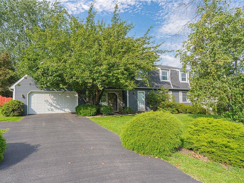 1st image of 26 Russet Dr
