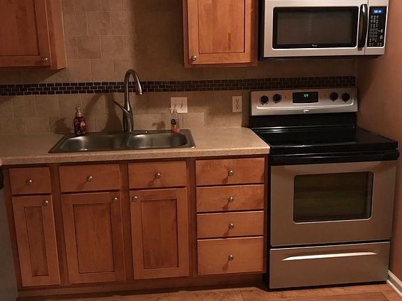 3rd image of 8982 Portage Pointe Dr APT C