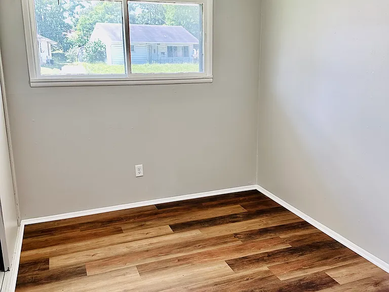 349 Grace Dr — Photo 13