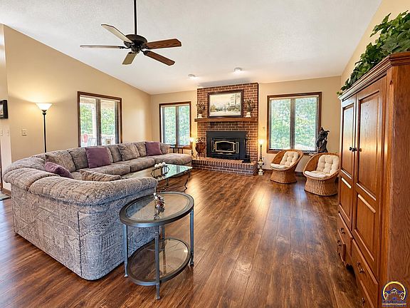 4th image of 6221 Ridge View Dr