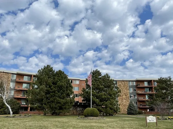 18 E Old Willow Rd APT 230N, Prospect Heights, IL 60070