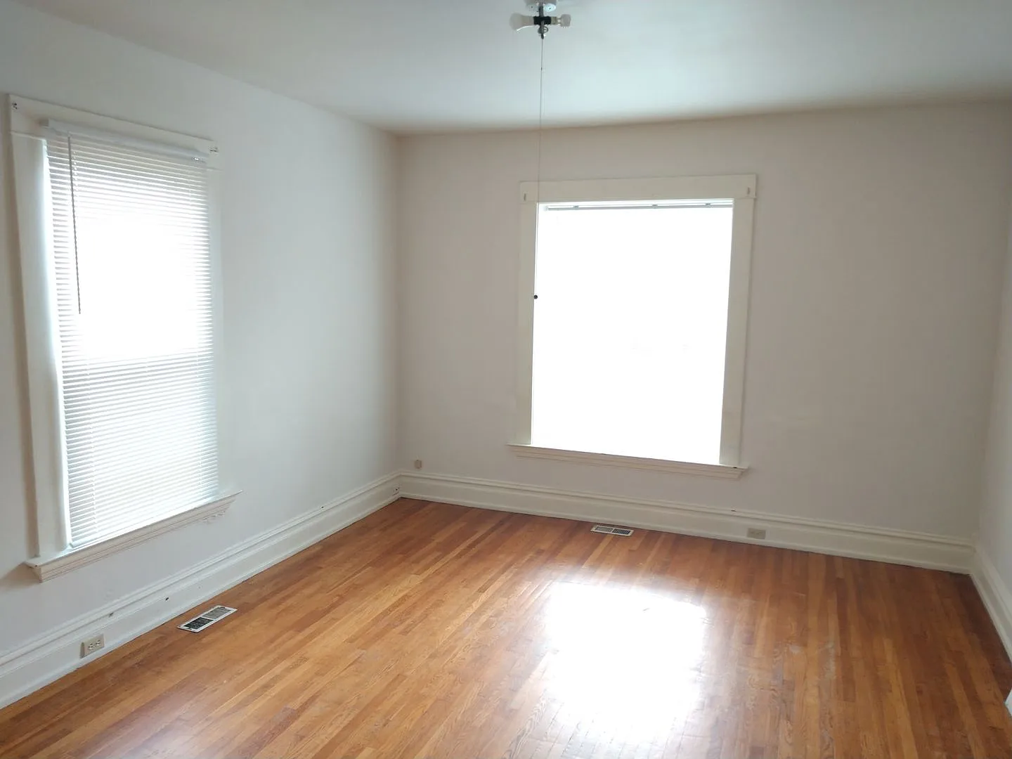 2228 Yew St — Photo 4