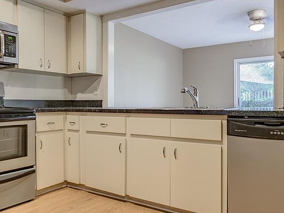 5th image of 14004 Notreville Way