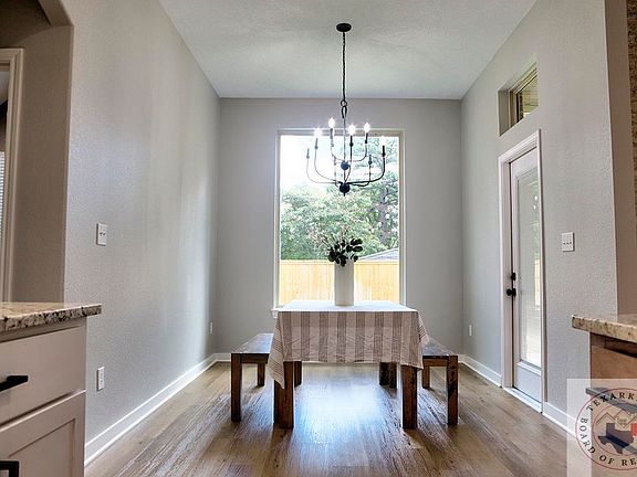 5th image of 6814 Maple View Ln