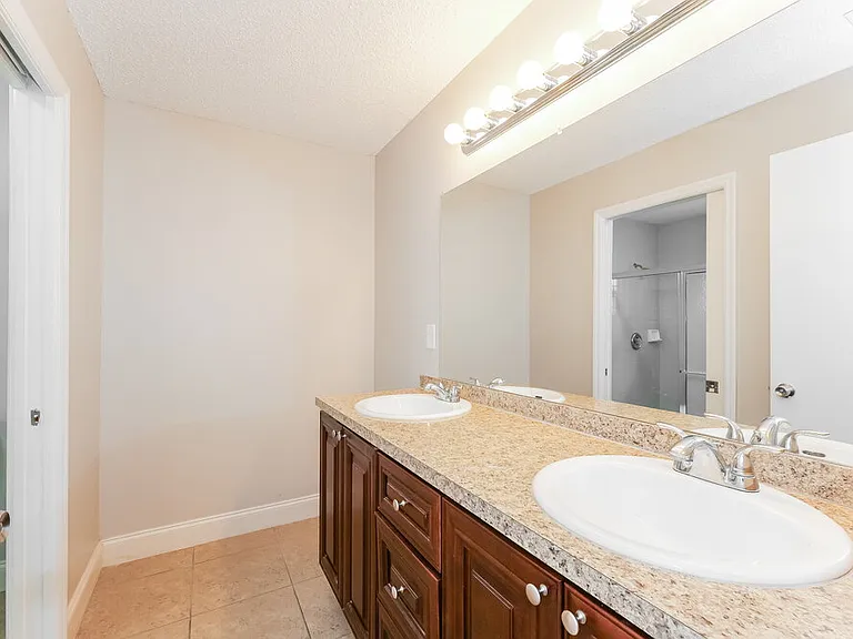 180 Heatherwood Dr — Photo 10