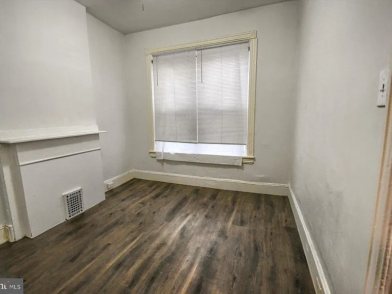832 N Hutton St — Photo 3