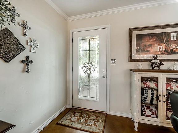 3rd image of 2014 Hamilton Ln